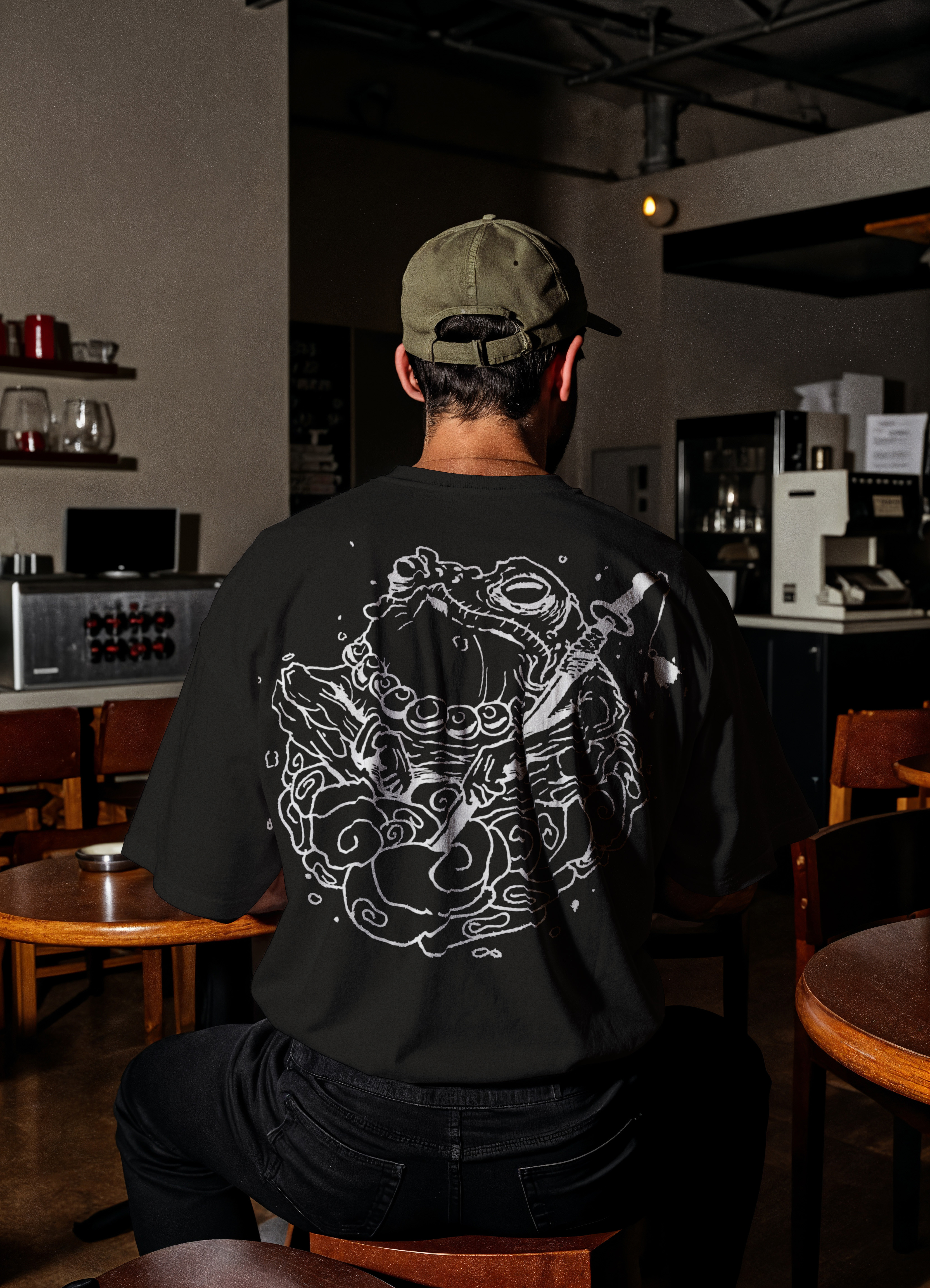 T-shirt noir — dessin blanc